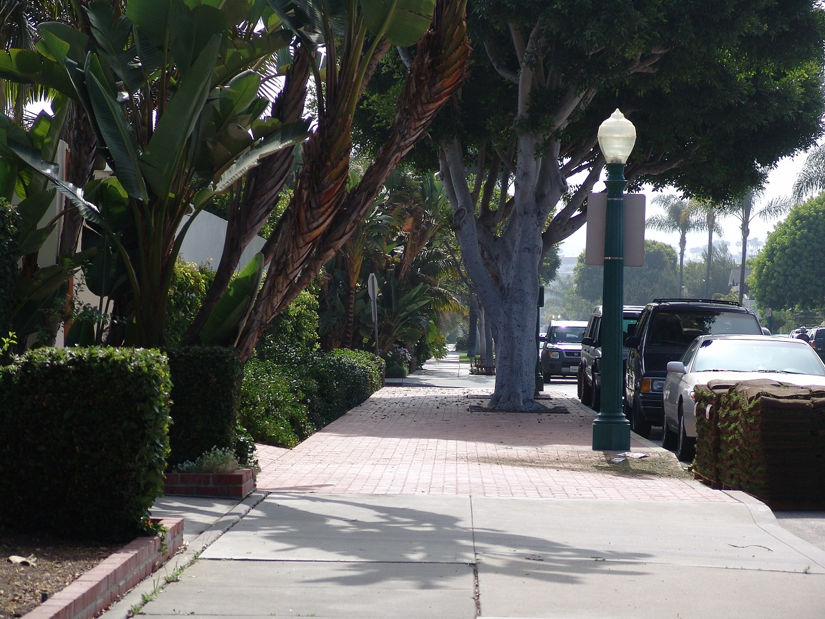 beautiful neighborhoods on the newport balboa peninsula